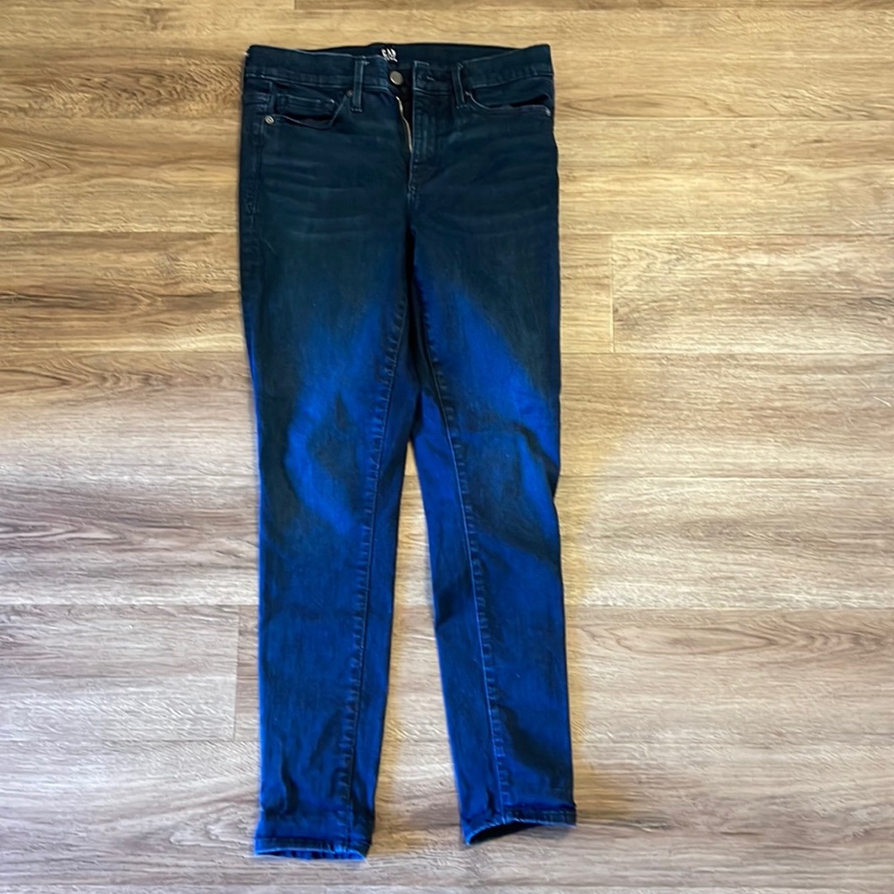 Gap true skinny jeans dark wash
